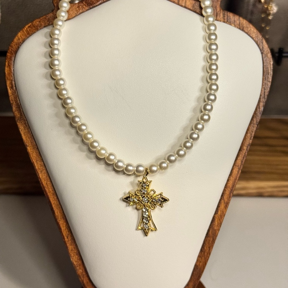 Seraphina (Elegant Pearl Necklace with Gold Cross Pendant)